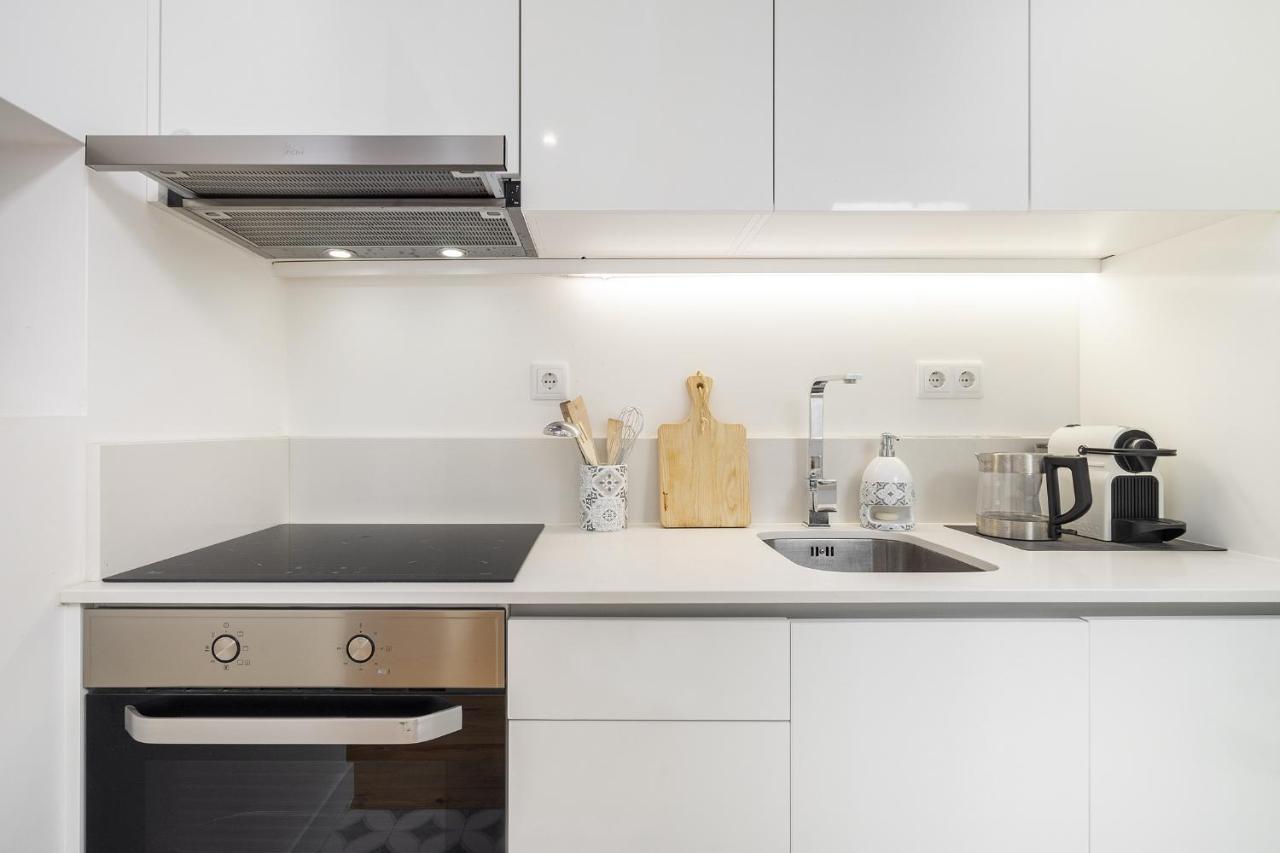 Whome Chic 1-Bed W/ Patio Perfect To Explore ลิสบอน ภายนอก รูปภาพ