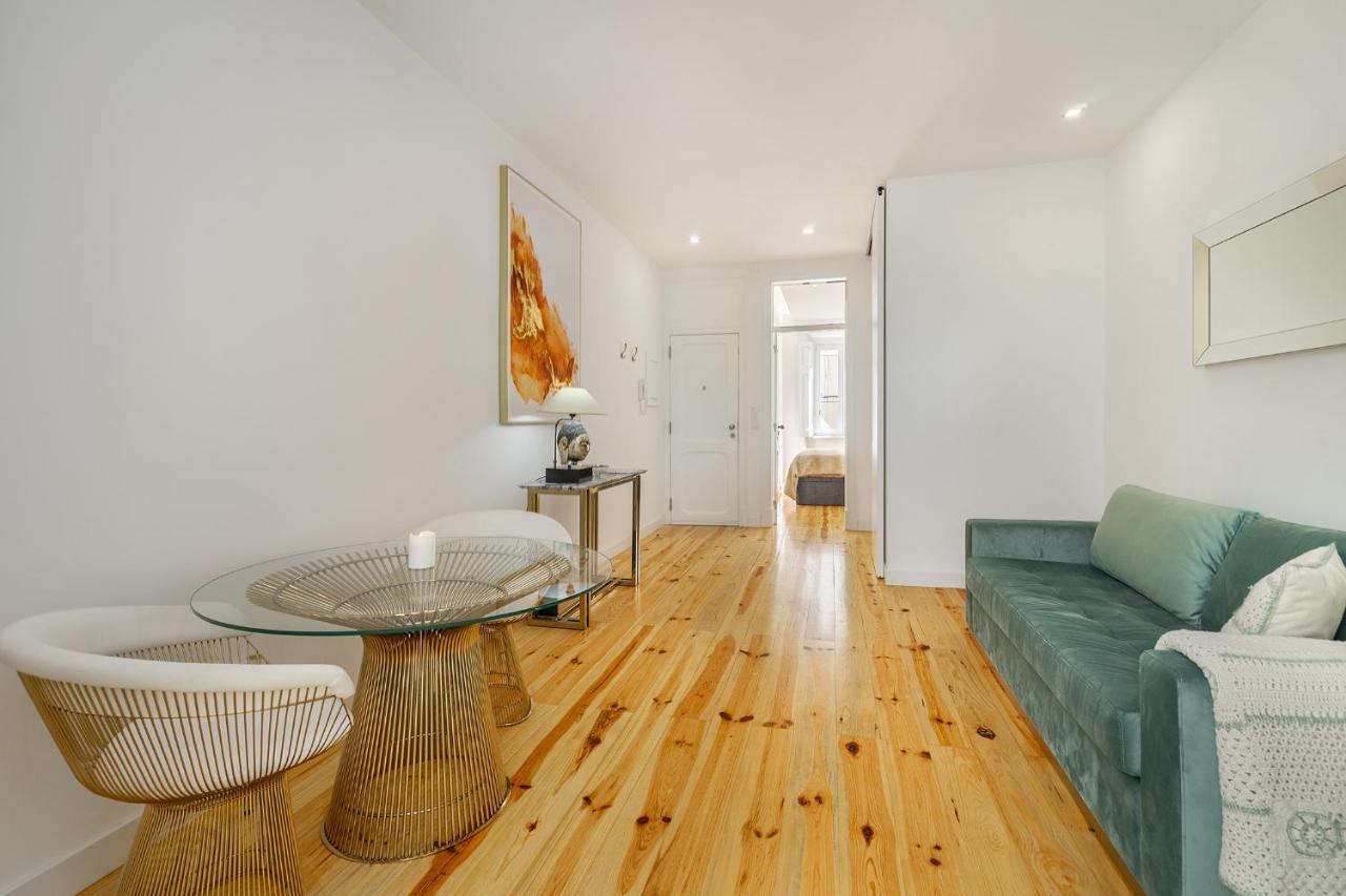 Whome Chic 1-Bed W/ Patio Perfect To Explore ลิสบอน ภายนอก รูปภาพ